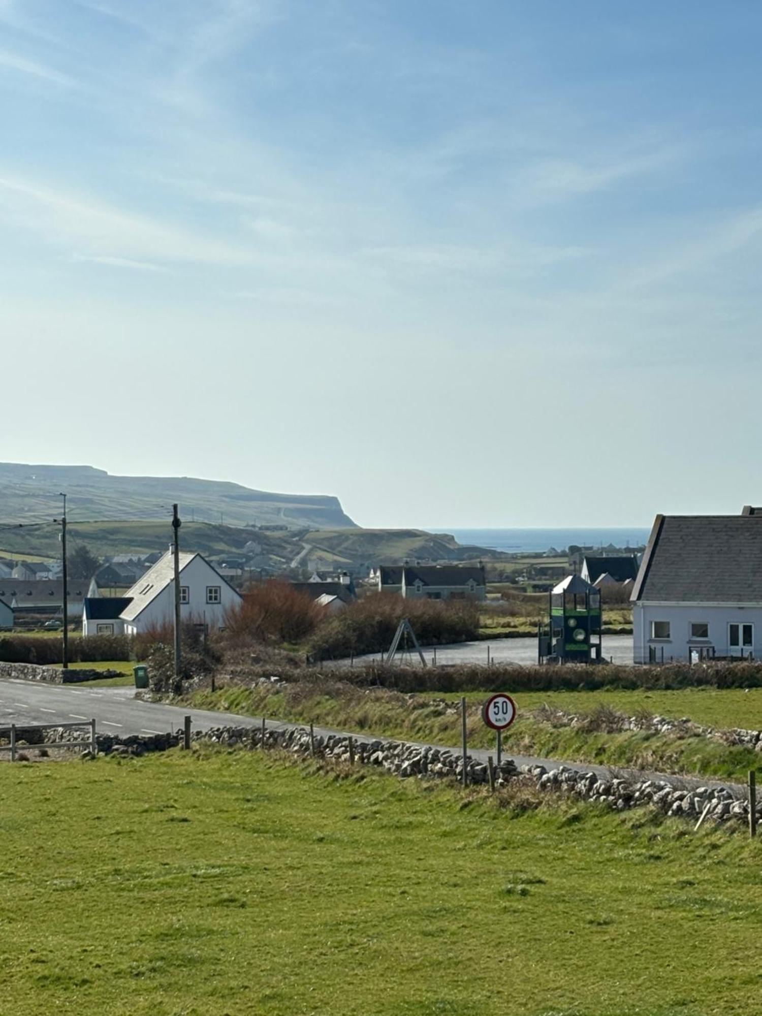 Doolin Village Accomodation מראה חיצוני תמונה