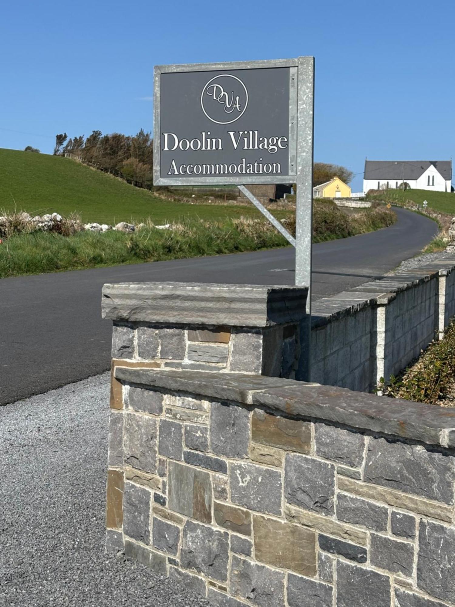Doolin Village Accomodation מראה חיצוני תמונה